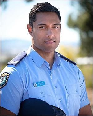 Uli-Latukefu-hot-in-uniform (350x438, 34 kБ...)