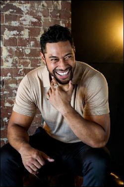 Uli_Latukefu (683x1024, 116 kБ...)